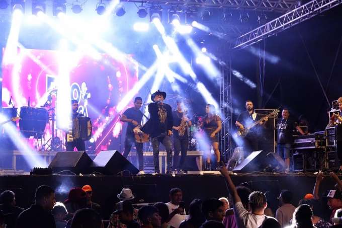 Natal em Macaíba agita público com muito forró em sua terceira noite de shows