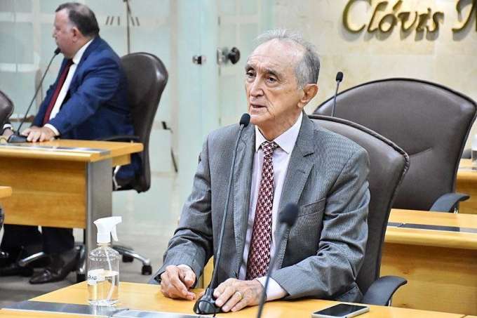 Deputado destaca desrespeito de Fátima ao piso dos professores