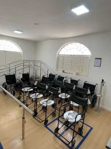 Abenção faz nova entrega de cadeiras de rodas a pacientes