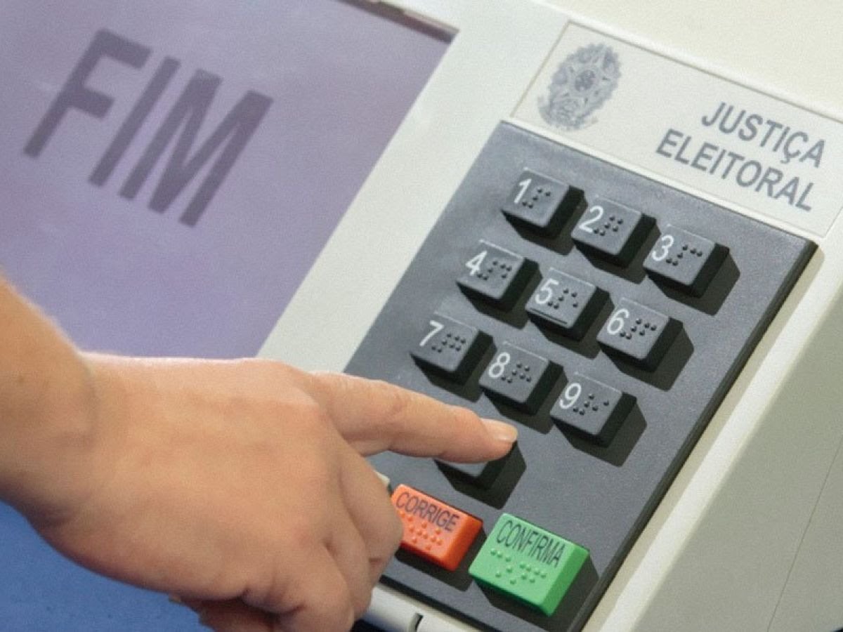 TSE estuda estender votação até 18h e reservar primeiras horas a idosos