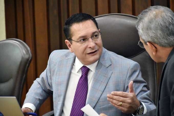 Ezequiel requer ações em abastecimento, saúde e infraestrutura para região do Mato Grande