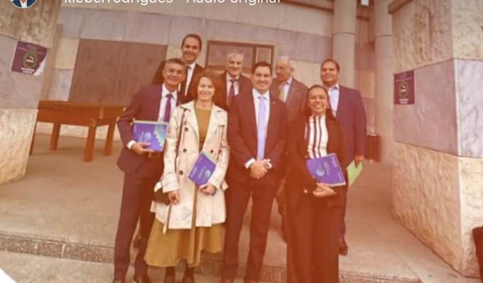 Deputados apresentam imagens da farra na Europa