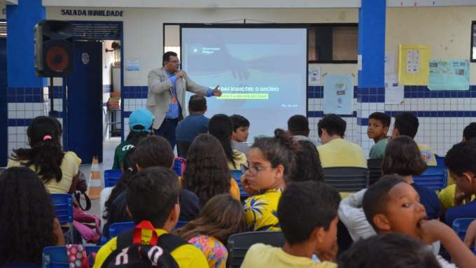 Escola Ivanira Paizinho promove palestra alusiva ao Setembro Amarelo