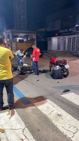 Batida de motos na Afonso Pena