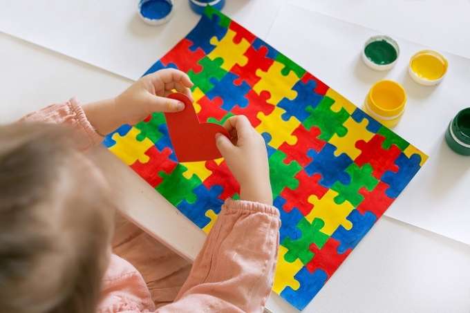 Projeto oferece espaço de escuta e acolhimento a pais e cuidadores de pessoas com autismo em Natal