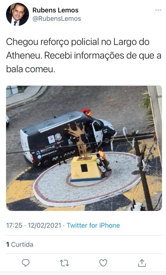 Chifre e balas no Largo do Atheneu