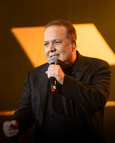 Com sucessos e muito romantismo, José Augusto se apresenta em Natal na véspera de feriado