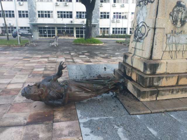 [IMAGENS] Corpos na Praça 7 de Setembro