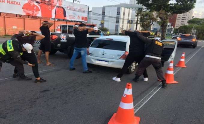 Homem oferece R$ 300 para ser liberado na Lei Seca e acaba preso em Natal