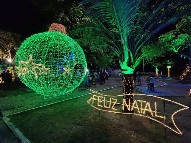 Acendimento das luzes abre programação natalina de Macaíba que segue com shows até o dia 22