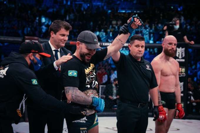 Bellator 270: Patricky Pitbull nocauteia irlandês na casa do rival e mantém título em família