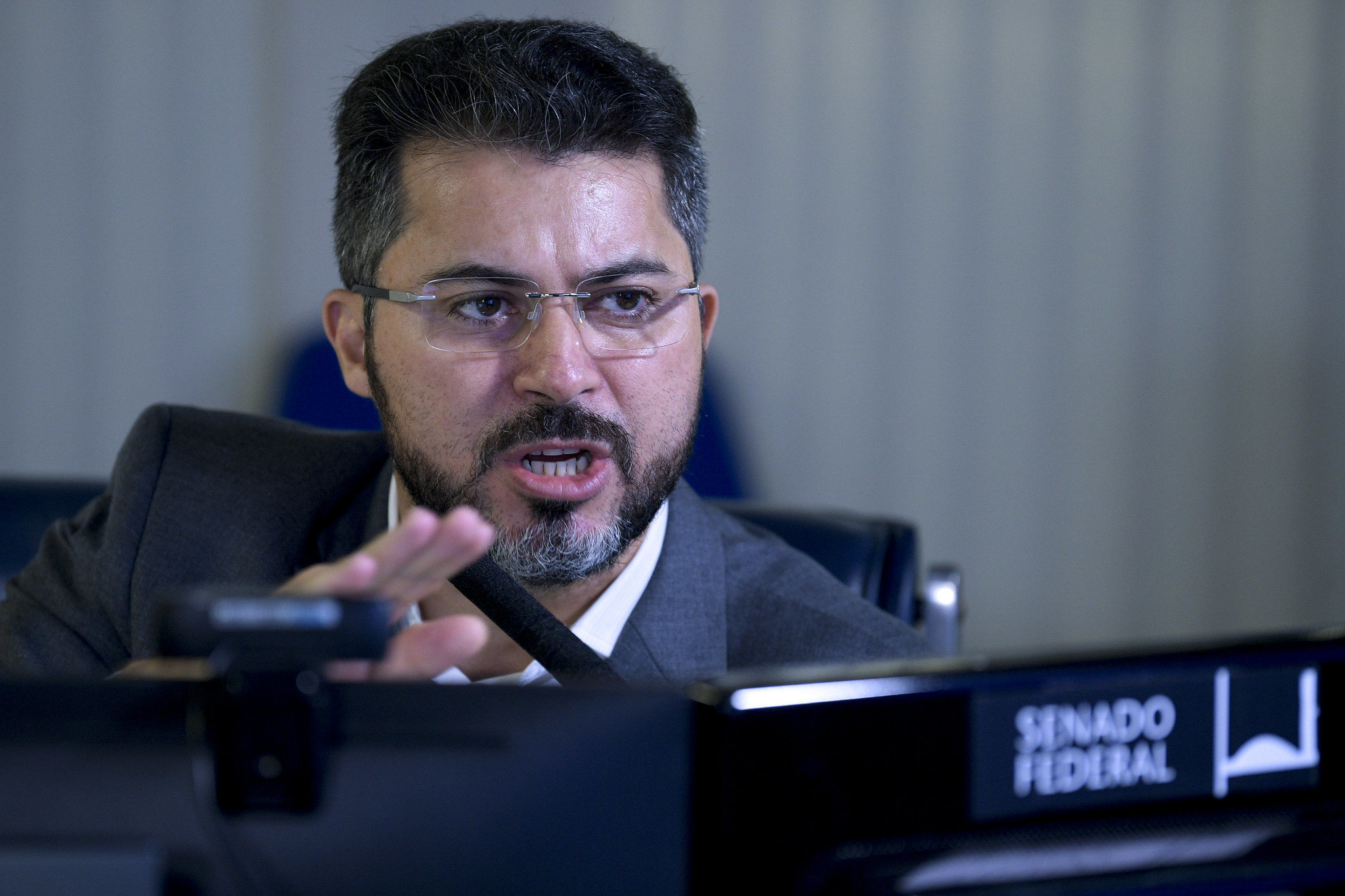 Bolsonaro convida senador do DEM para vice-liderança do governo