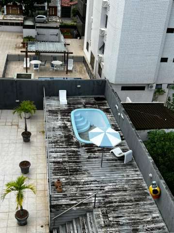 Piscina abandonada em condomínio de Petrópolis coloca bebês da Januario Cicco em risco