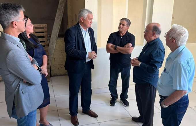 General Girão visita instalações de futura escola em Parnamirim e garante apoio