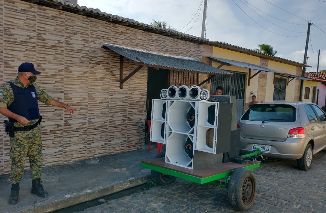 Guarda Municipal faz notificações no fim de semana por uso de paredão de som