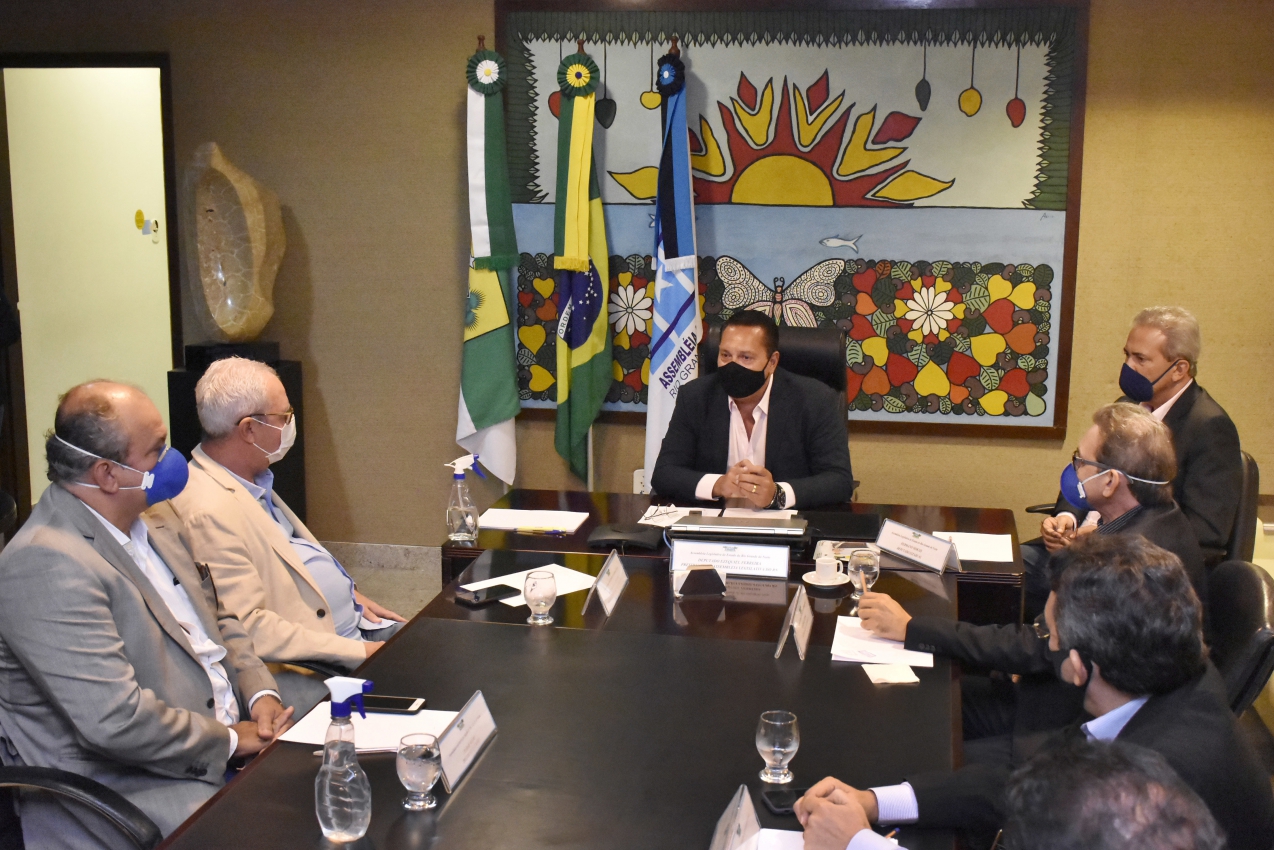 Ezequiel recebe setor produtivo e apoia a Lei das Micro e Pequenas empresas