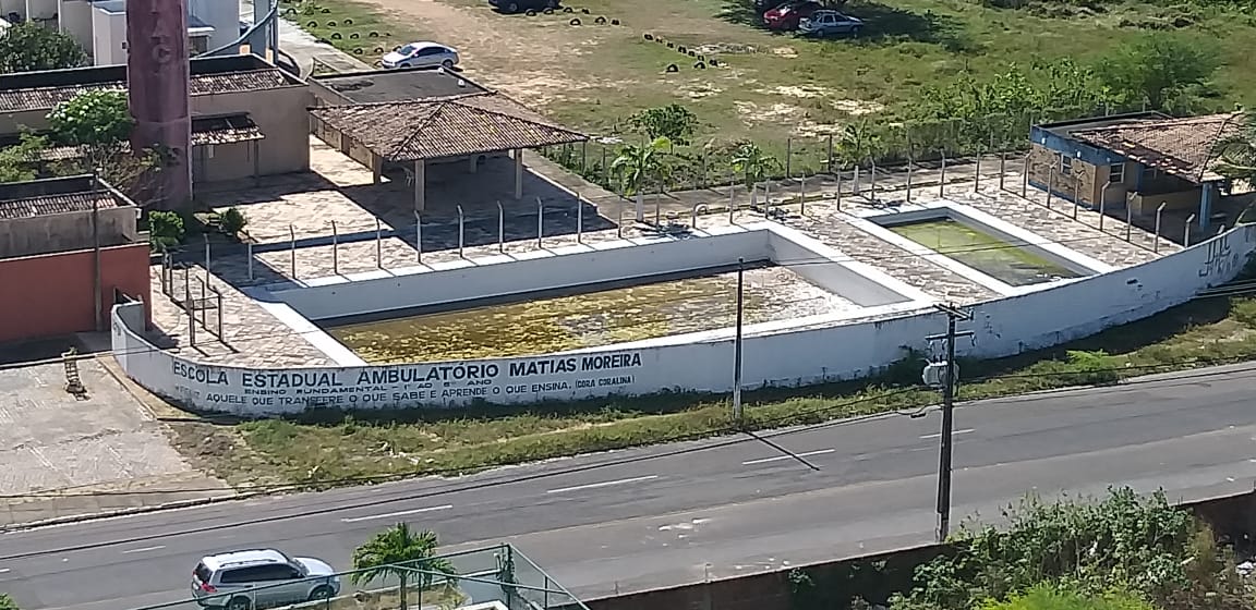 Abandono: Piscina de escola suja é a prova do descaso do governo Fátima com a saúde e educação
