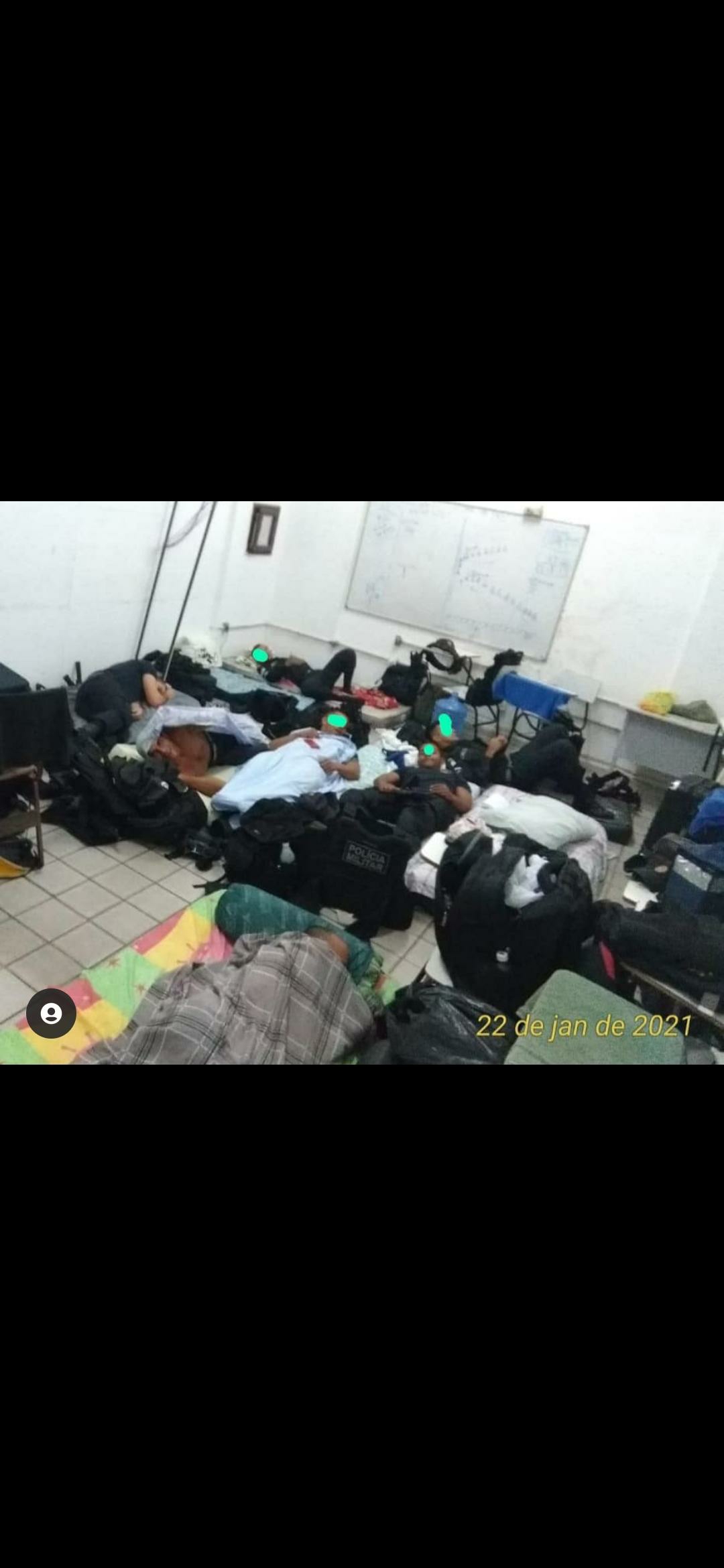 Absurdo: Novos soldados da PM dormem no chão em alojamentos improvisados