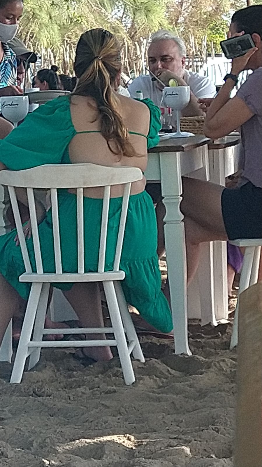 Jean pé na areia