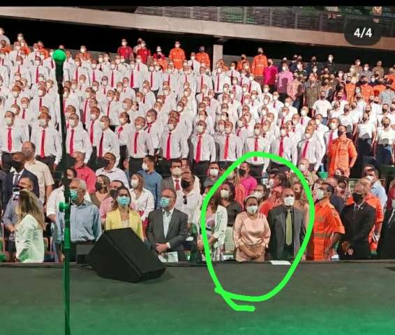 Governadora e seu vice não respeitam o hino e a bandeira do Brasil