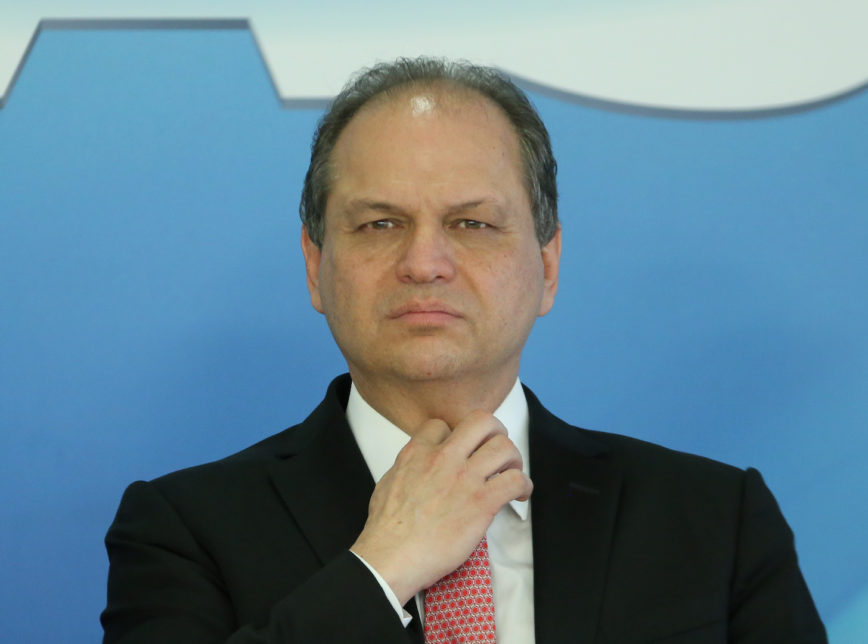 Bolsonaro convida e Ricardo Barros será líder do governo na Câmara