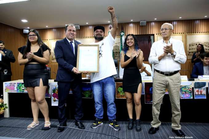 Câmara municipal de Natal concede título de cidadão a grafiteiro, rapper e ativista Miguel Carcará