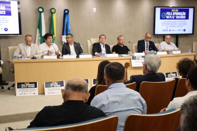 Prefeito Emídio Jr participa de encontro de prefeitos de todo o RN com bancadas federal e estadual
