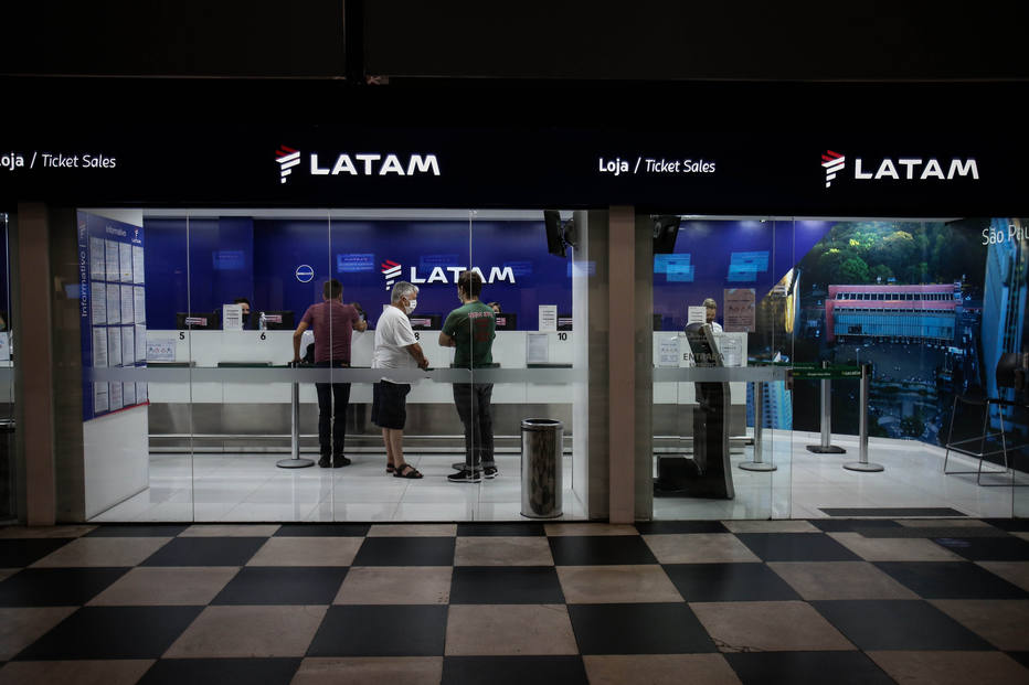 Em meio à pandemia, Latam vai demitir 2,7 mil pela internet nos próximos dias