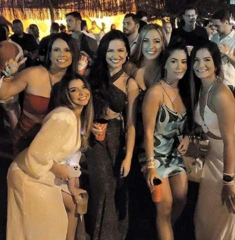Vencedora do BBB, Juliette é atração em Pipa; turismo do RN agradece