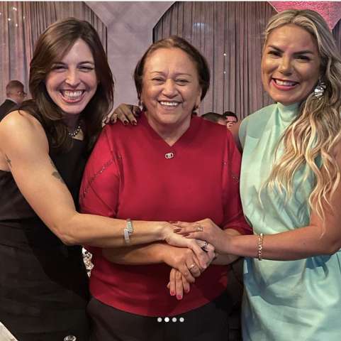 Constrangimento: Mesmo humilhada, Eudiane sorrir para o PT