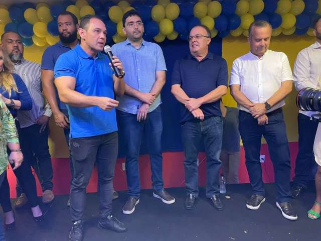 Vereador Kleber Fernandes reúne mais de mil amigos em apoio às pré-candidaturas de Adjuto Dias, Paulinho Freire e Rogério Marinho