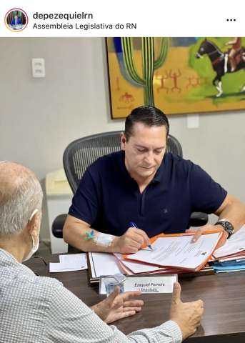 Ezequiel volta ao trabalho com cateter (acesso) no braço