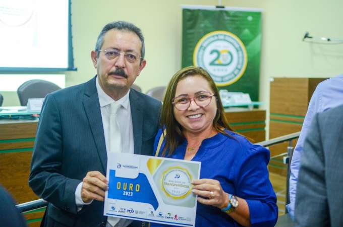 Prefeita de Maxaranguape é destaque no Mato Grande com Selo Ouro em Transparência Pública no TCE