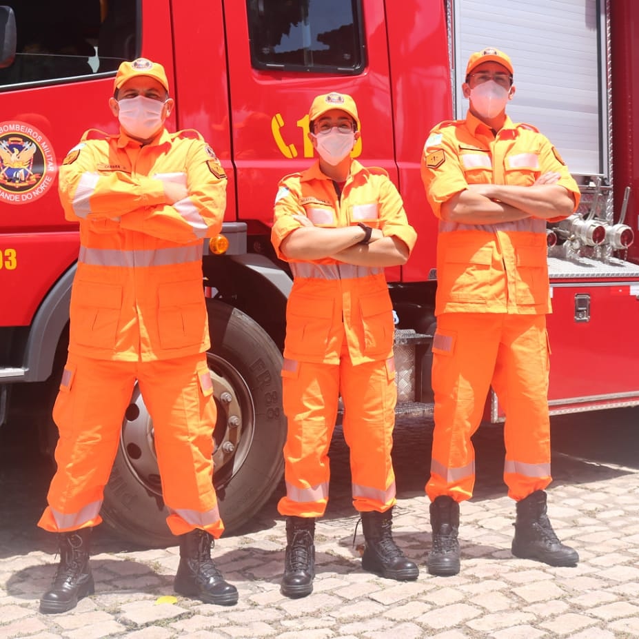 Em mais uma ação extraordinária, Fátima lança nova farda dos bombeiros