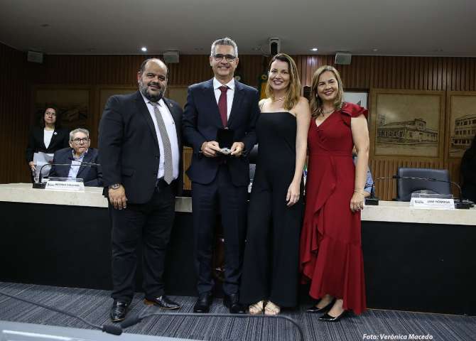 Câmara Municipal de Natal entrega Comenda Ruy Pereira a profissionais de saúde