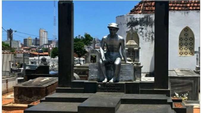 Desrespeito: Bandidos roubam estátua de bronze de cemitério do Alecrim