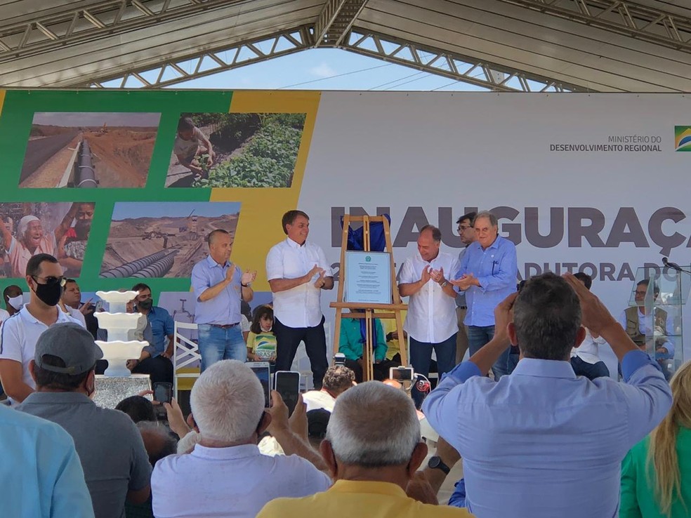 Presidente Bolsonaro e ministro Rogério Marinho inauguram 2ª fase do sistema adutor do Pajeú (PE)