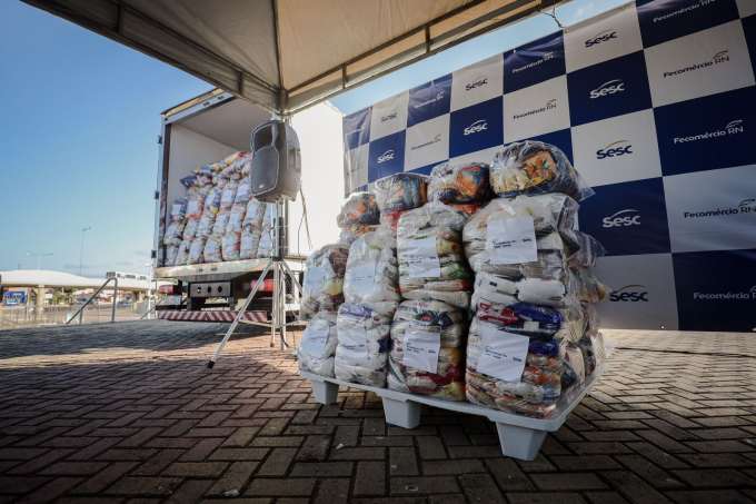 Após recorde de arrecadação no Tardezinha Natal, alimentos são doados a 41 instituições