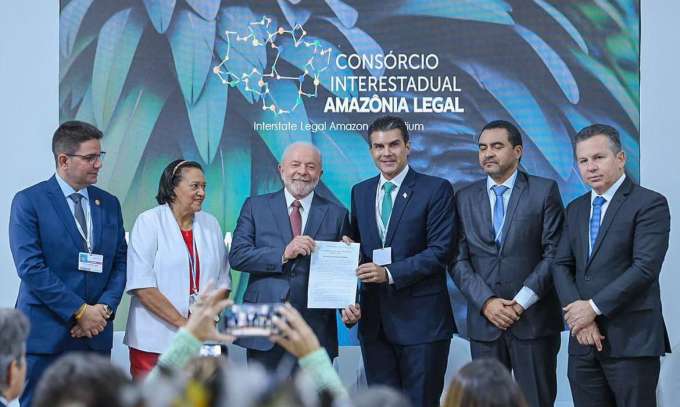 Fátima incorpora Antenor durante solenidade