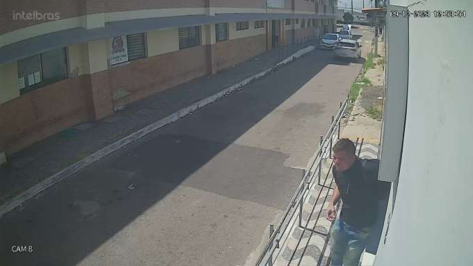 Polícia Civil divulga imagens de suspeitos de assalto em um comércio na Zona Leste de Natal