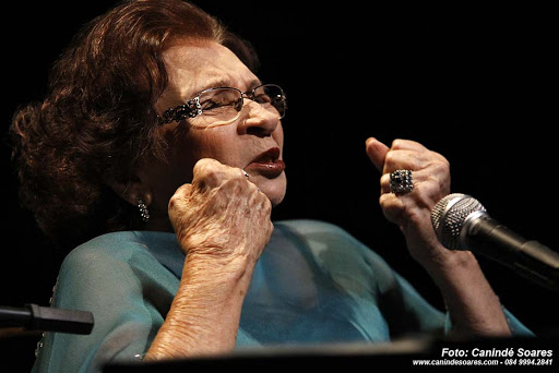 Morre a cantora potiguar Glorinha Oliveira