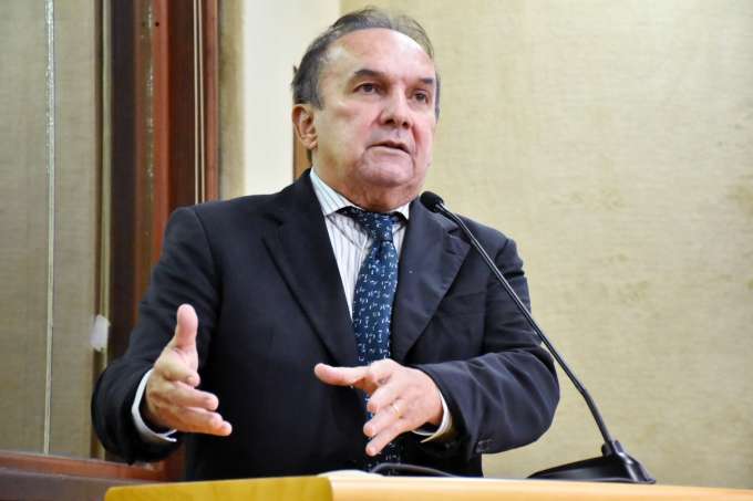 Hospital Regional de Assu: Falta tomógrafo, gesso e médico, denuncia deputado do RN