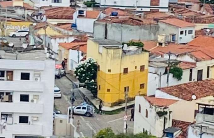 Urgente: Homem reage a assalto e mata suspeitos próximo a Casa do Sorvete e a TV Ponta Negra