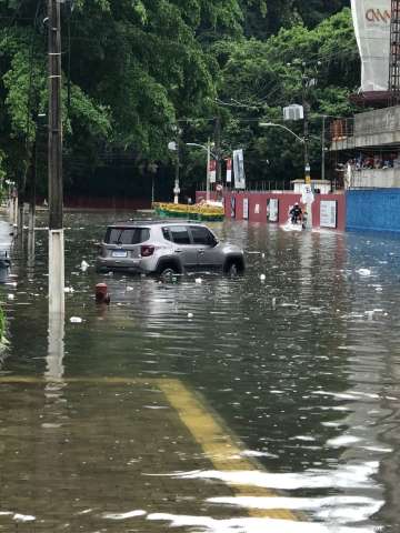 Chuva faz aparecer pontos 