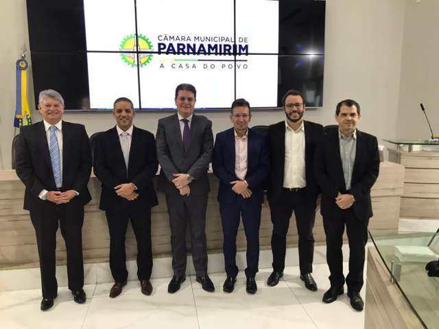 Wolney conduz importante audiência para Parnamirim sobre energias renováveis 