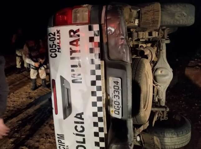 Policial militar fica ferido após viatura tombar durante perseguição a suspeito no RN