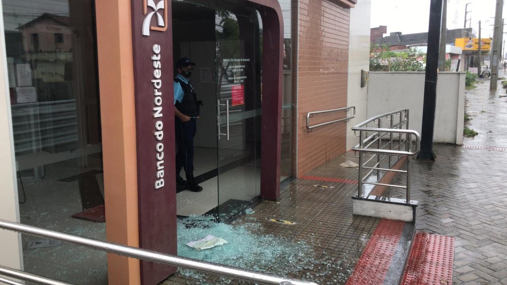 Criminosas arrombam agência bancária na Grande Natal