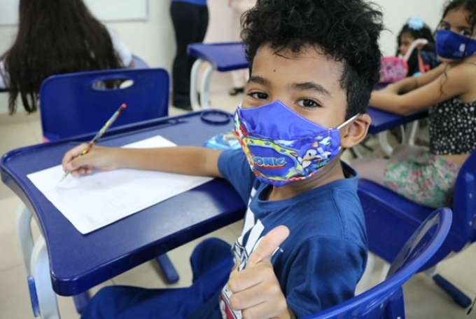 Sistema Fecomércio RN realiza doação de computadores para alunos da Zona Norte de Natal