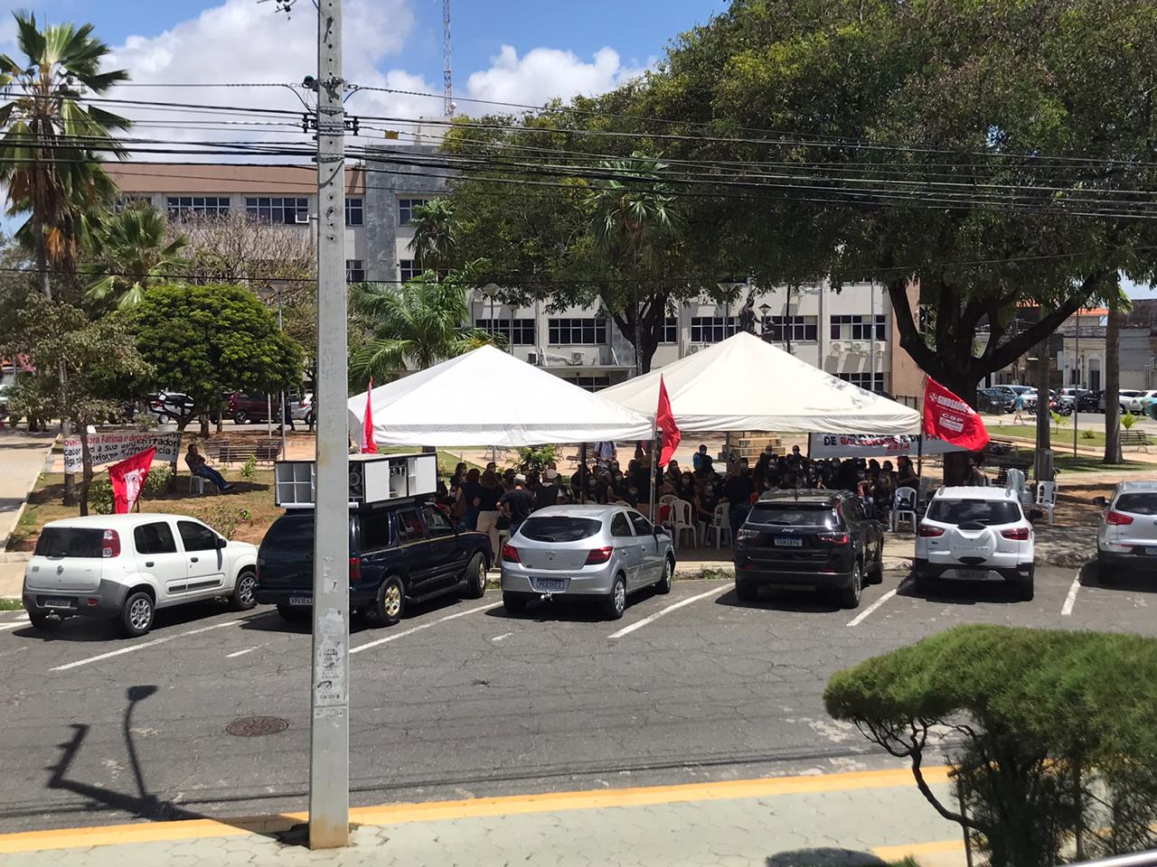 Sindicalistas a serviço da patroa