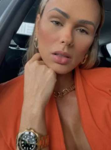 Influencer faz post com Rolex e homem invade salão para roubá-la em SP